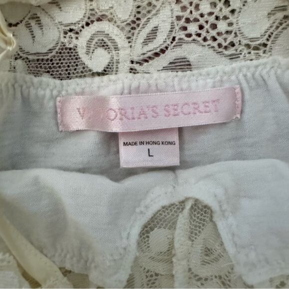 💥BOGO💥 Victoria's Secret Cream Lace Chemise - Picture 5 of 6